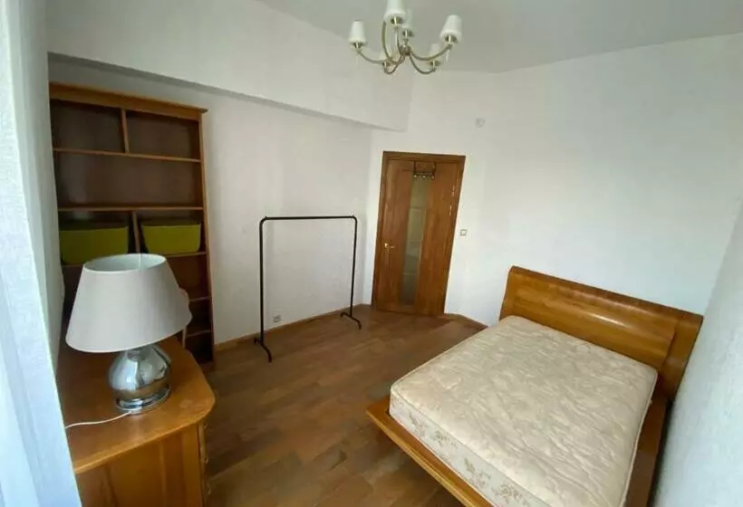 پانسیون Five Seasons Guest House