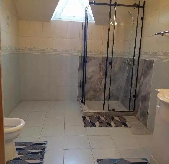 Traveler Hostel