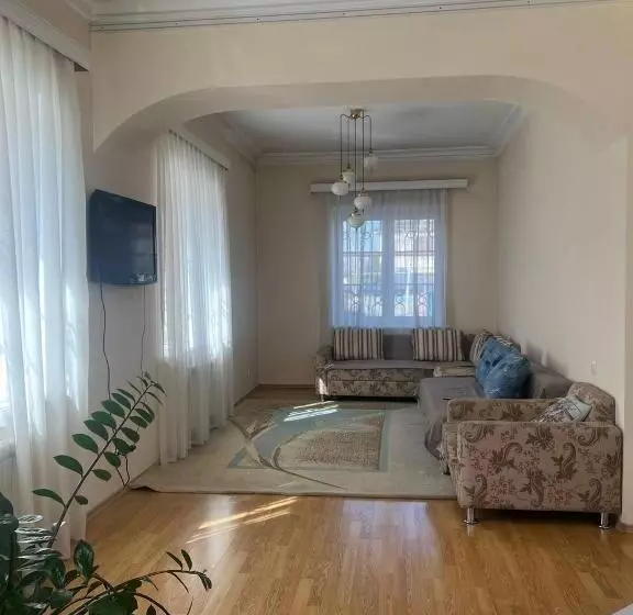 Traveler Hostel