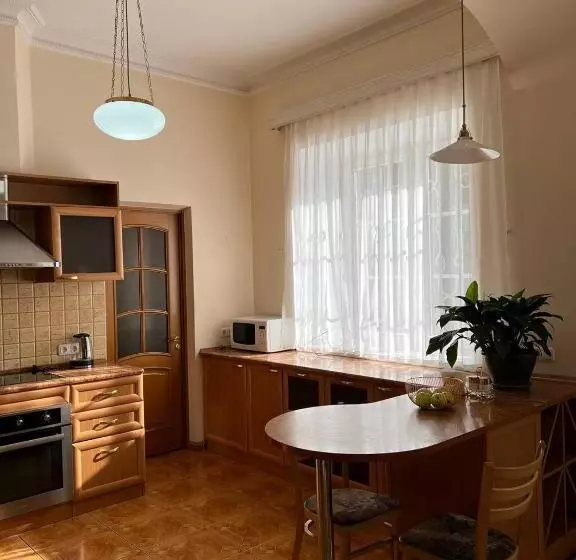 Traveler Hostel