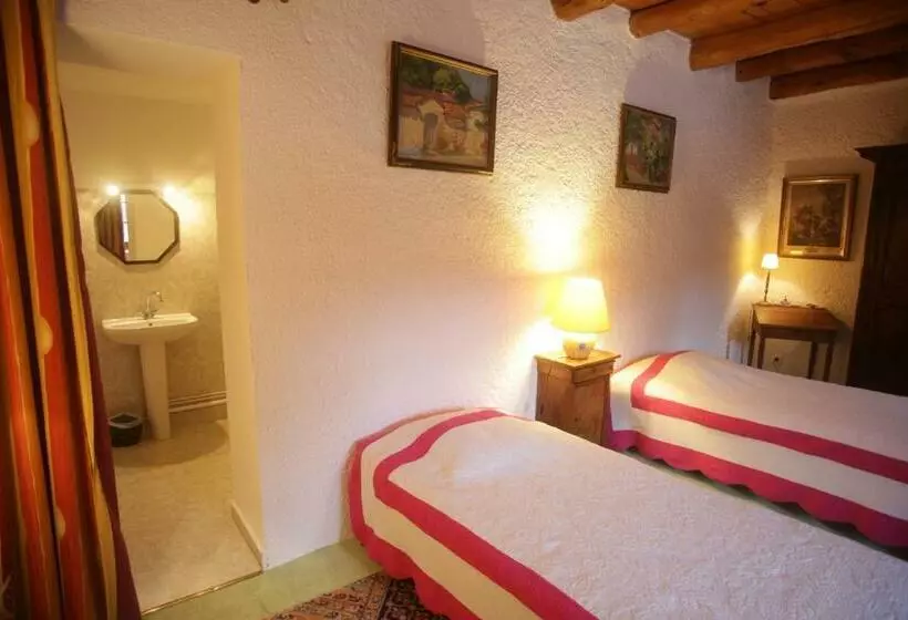 Aamiaismajoitus (B&B) Chez Caroline Chambres D Hôtes