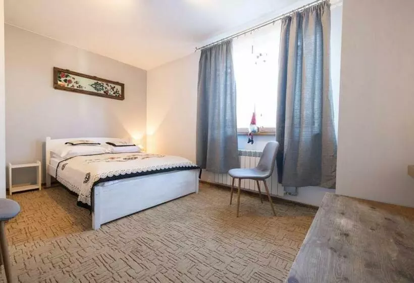 Aamiaismajoitus (B&B) Willa Dunajec
