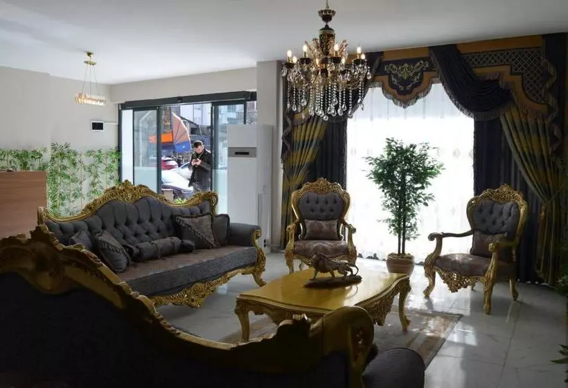 هتل Coisin Royal