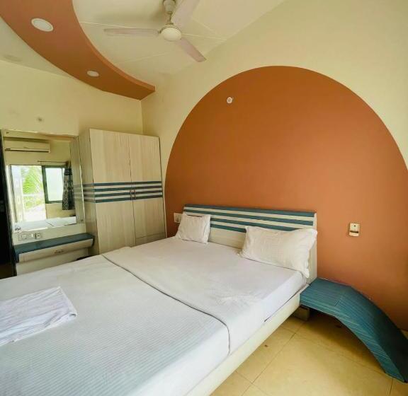 هتل Holiday Pride