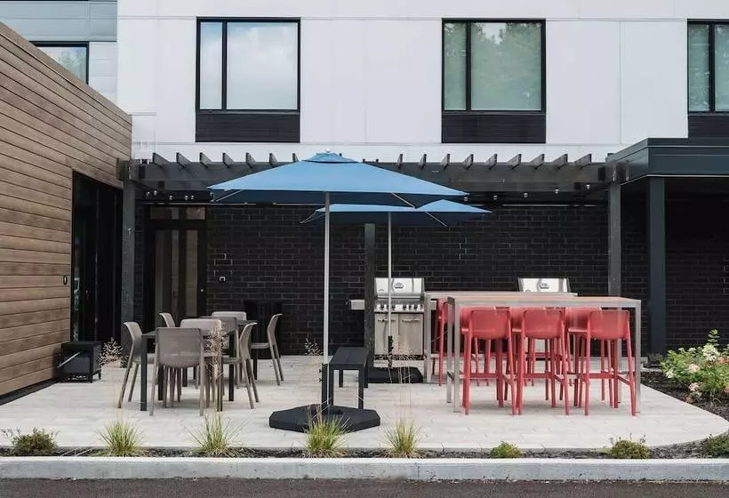 هتل Home2 Suites By Hilton Quebec City