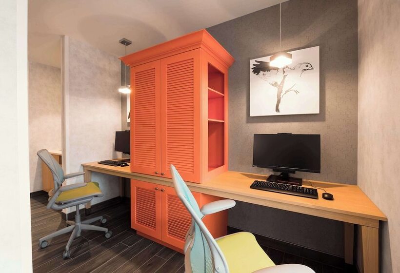 هتل Home2 Suites By Hilton Quebec City