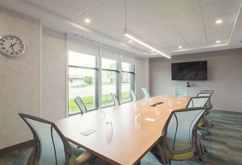 هتل Home2 Suites By Hilton Quebec City