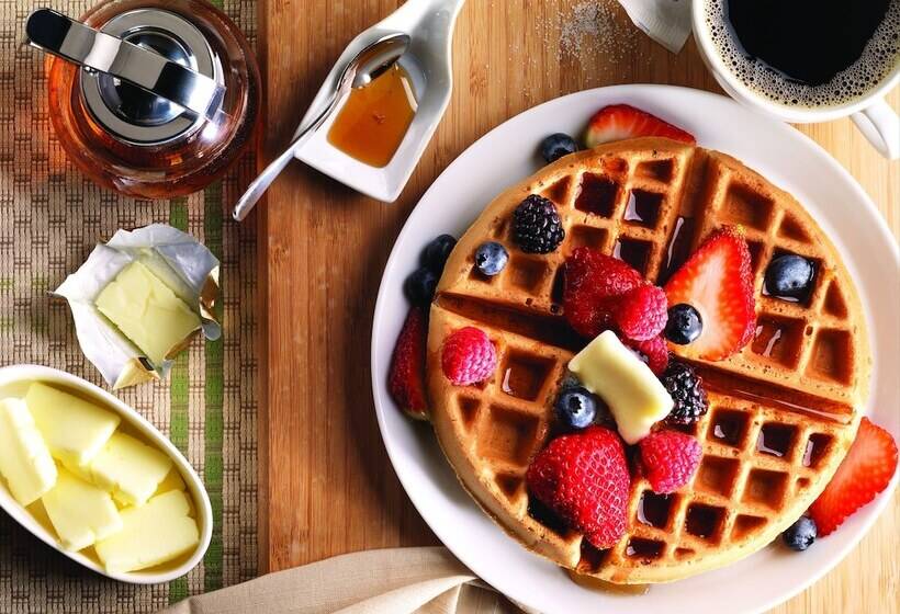 هتل Home2 Suites By Hilton Quebec City