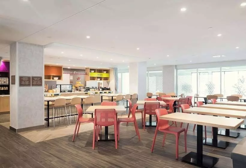 هتل Home2 Suites By Hilton Quebec City
