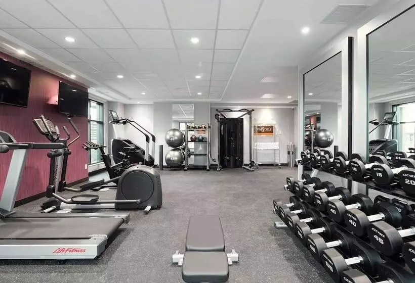 هتل Home2 Suites By Hilton Quebec City