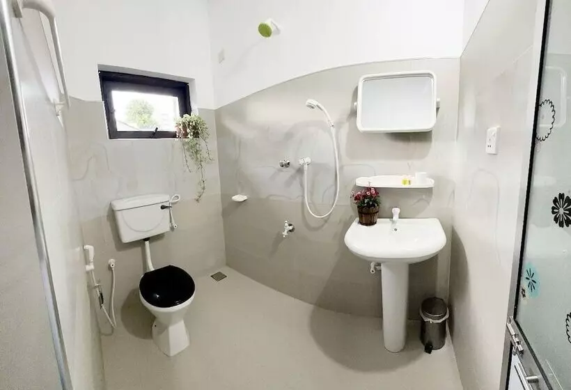 ペンション Sea Breeze Guest House Negombo