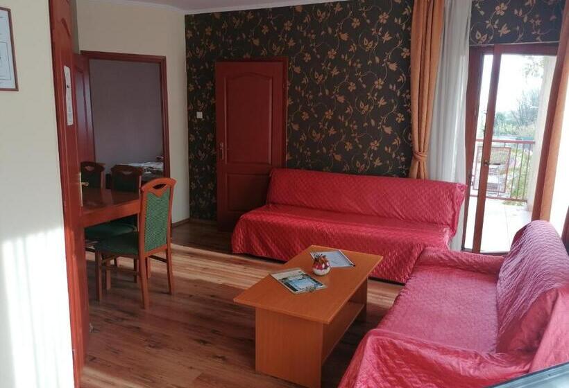 مبيت وإفطار Medgyaszay Panzió