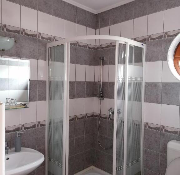 مبيت وإفطار Medgyaszay Panzió