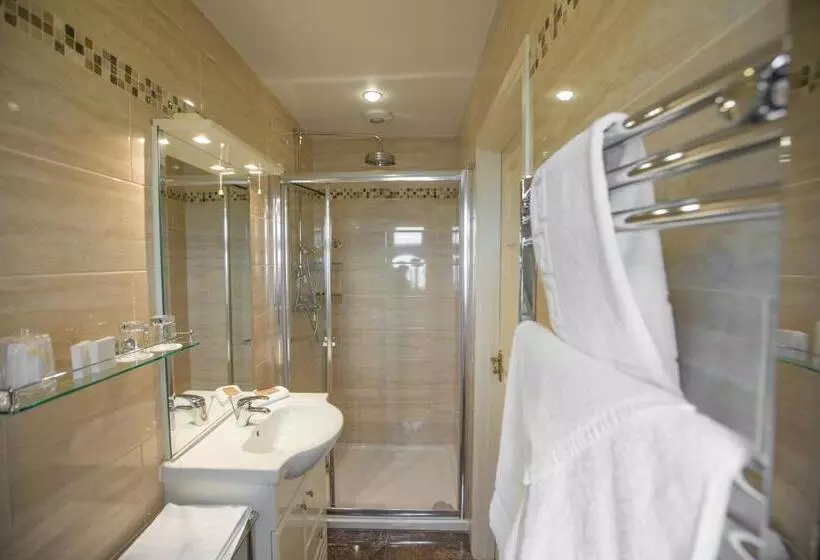 Aamiaismajoitus (B&B) The Tides Ballybunion