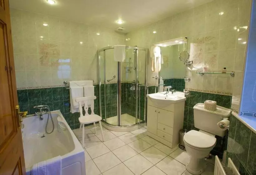 Aamiaismajoitus (B&B) The Tides Ballybunion