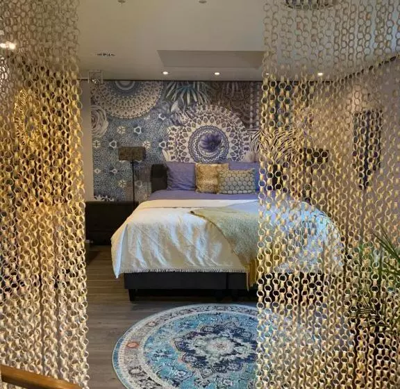 Het Atelier, Sfeervolle B&b Compleet Appartement In Hartje Staphorst