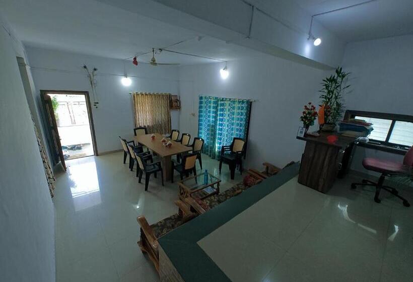 בית מלון כפרי Moonshine Villa