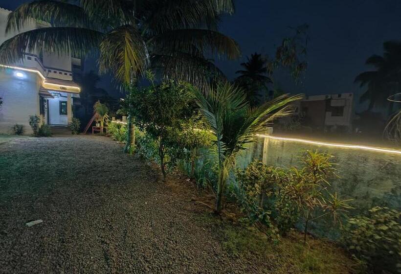 בית מלון כפרי Moonshine Villa