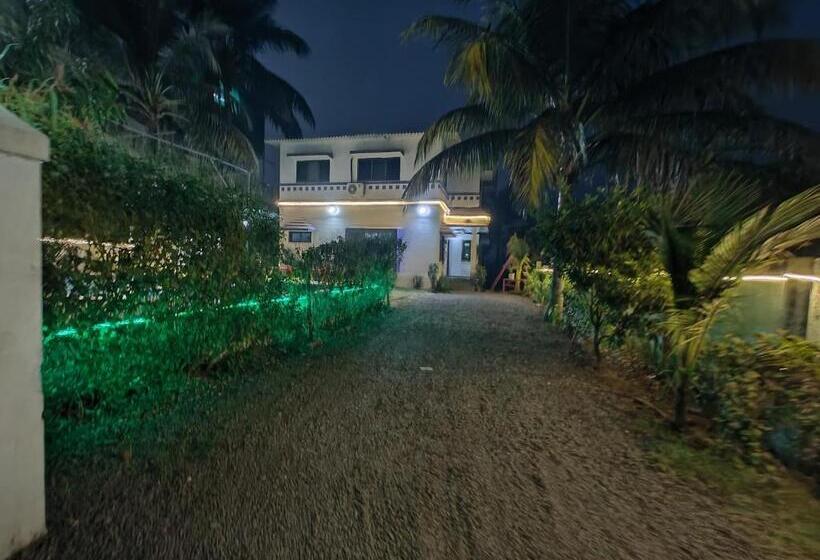 בית מלון כפרי Moonshine Villa