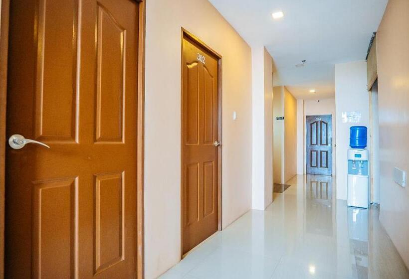 Reddoorz Plus @ Hotel Platinum Occidental Mindoro