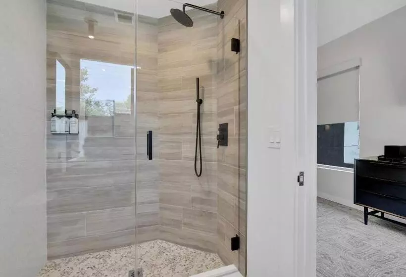 Hotelli The St Laurent Guest Rooms