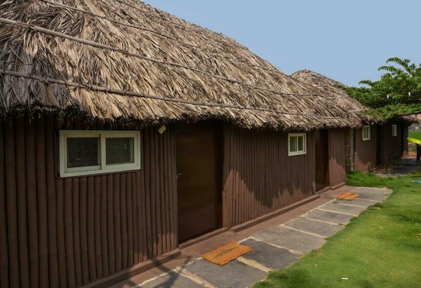 بنسيون Hippie Land Hampi