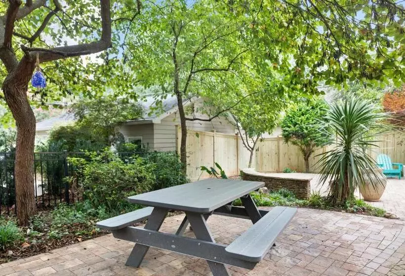 ペンション The Cozy Yellow Cottage In Dilworth