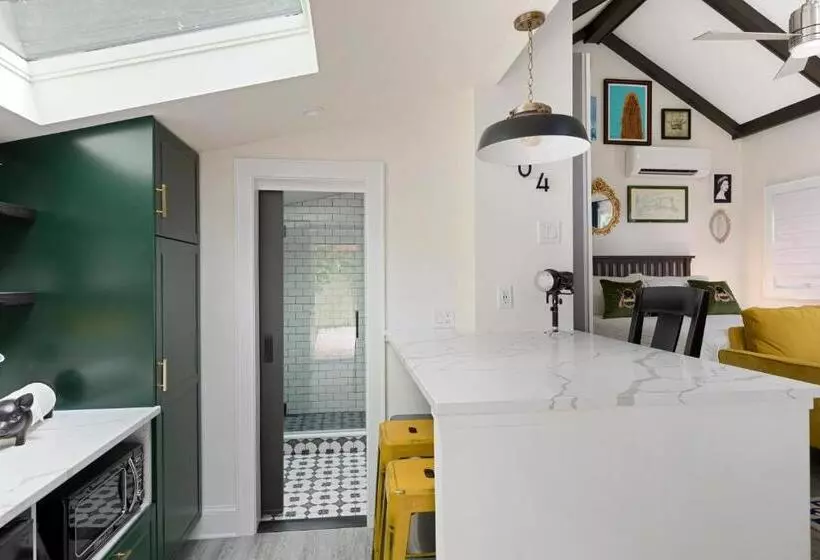 ペンション The Cozy Yellow Cottage In Dilworth