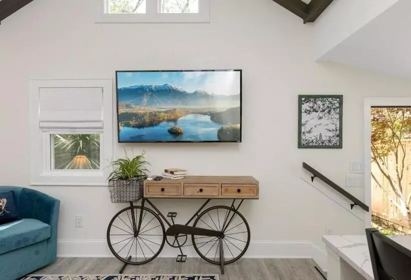 ペンション The Cozy Yellow Cottage In Dilworth