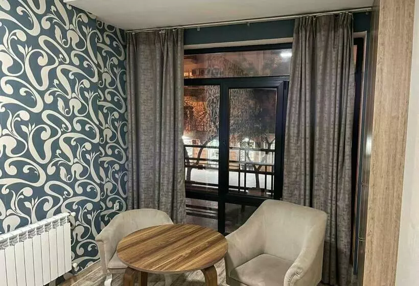 هتل Nizami Street