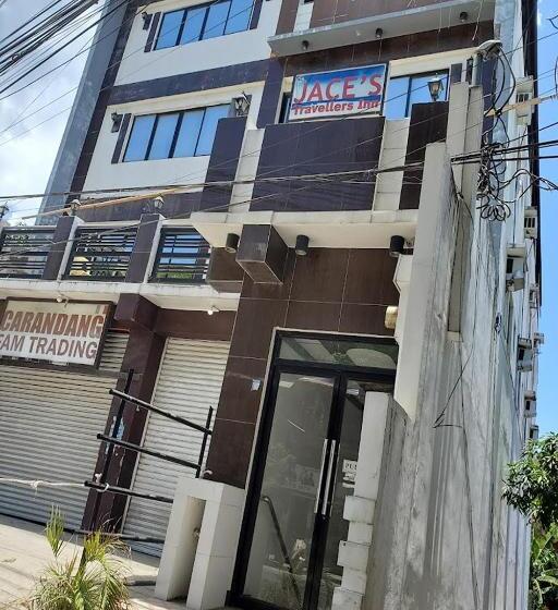 הוסטל Jace S Travellers Inn