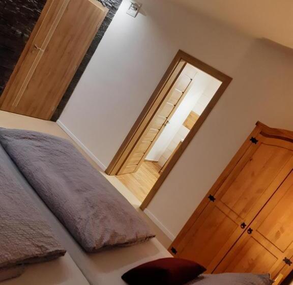 ベッドアンドブレックファースト Apartmány Na Sklípku