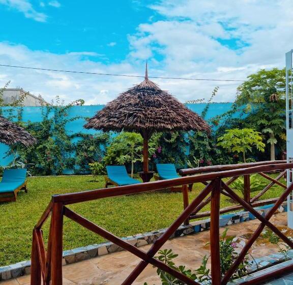 ベッドアンドブレックファースト Pineapple House