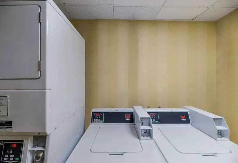 Hotelli Suburban Studios