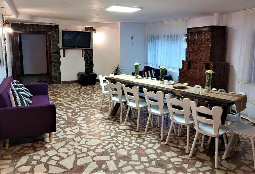 بنسيون Cabana Brădetu Montway