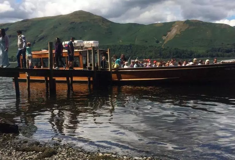 تختخواب و صبحانه Hall Garth