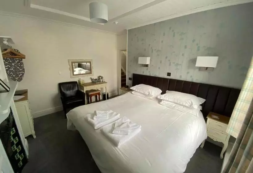 تختخواب و صبحانه Hall Garth