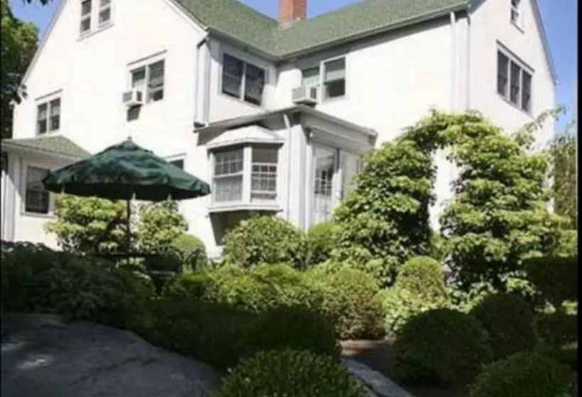 민박 Tidewater Inn