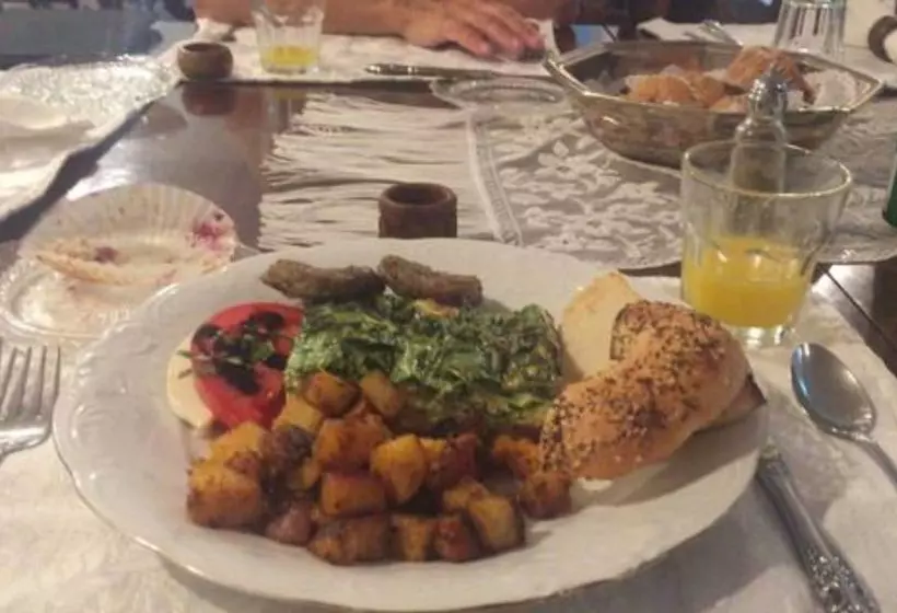 민박 Tidewater Inn