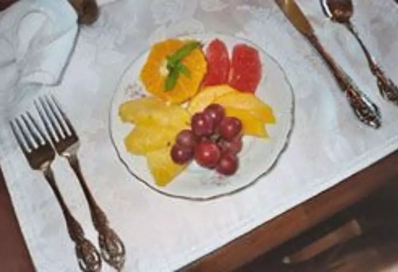 민박 Tidewater Inn