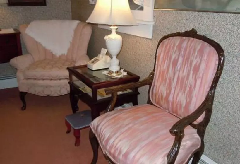 민박 Tidewater Inn