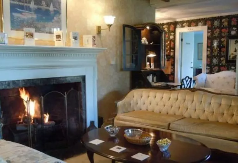 민박 Tidewater Inn