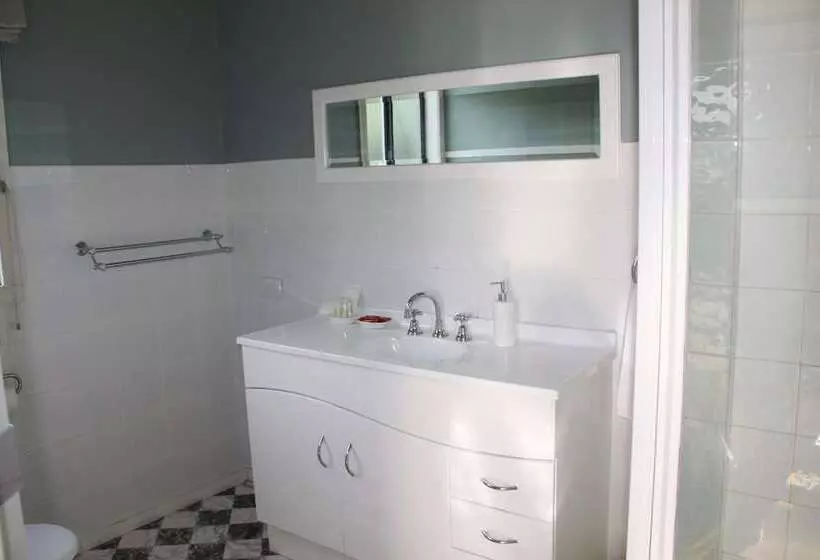 Bed and Breakfast Westbury Gingerbread Cottages