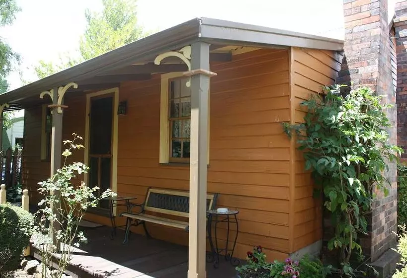 Bed and Breakfast Westbury Gingerbread Cottages