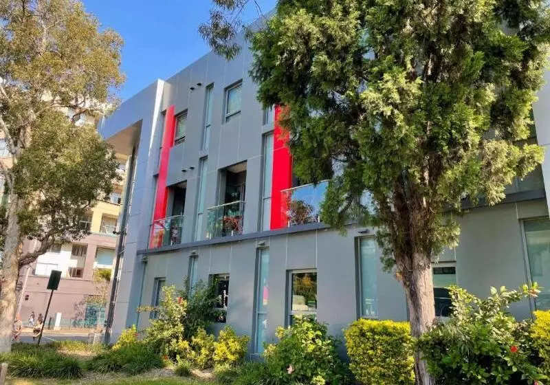 Best Western Plus Camperdown Suites