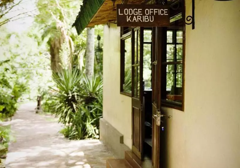 호텔 Mount Meru Game Lodge