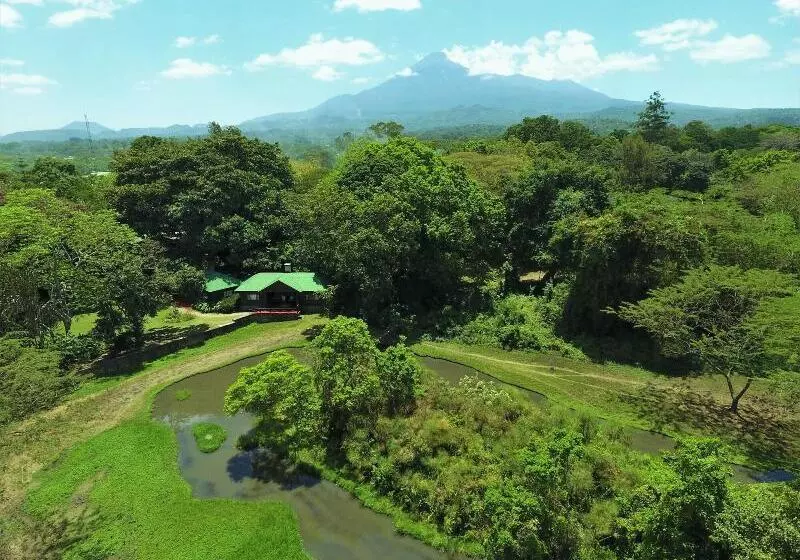 호텔 Mount Meru Game Lodge