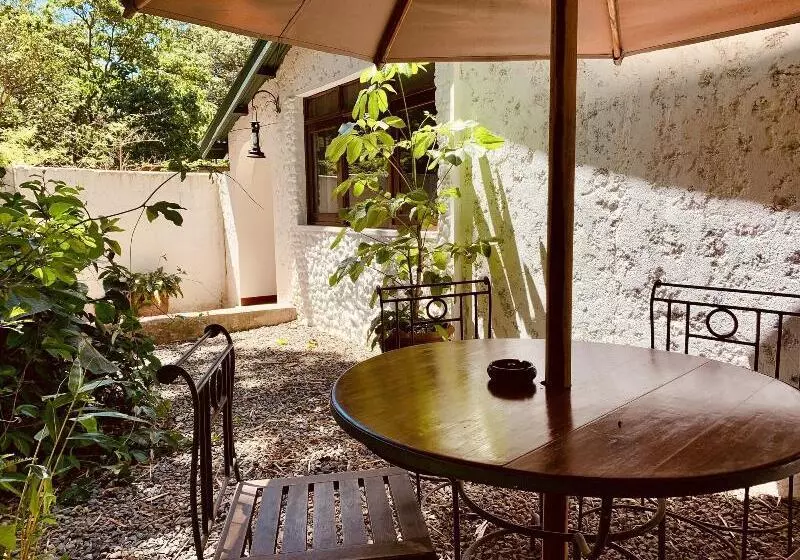 호텔 Mount Meru Game Lodge