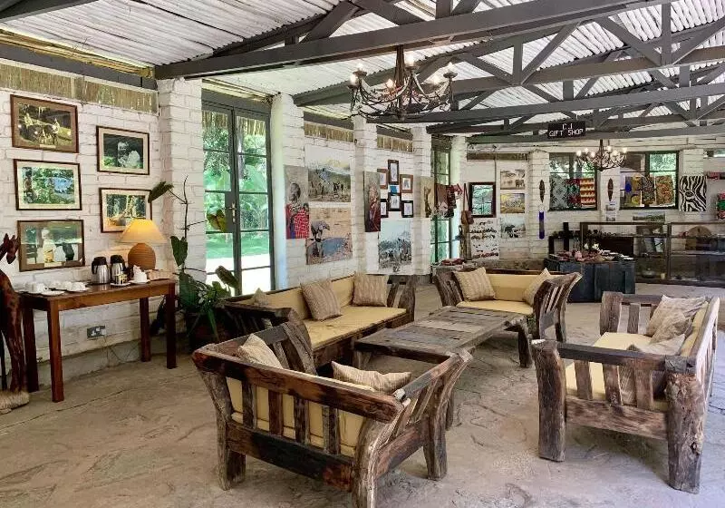 호텔 Mount Meru Game Lodge