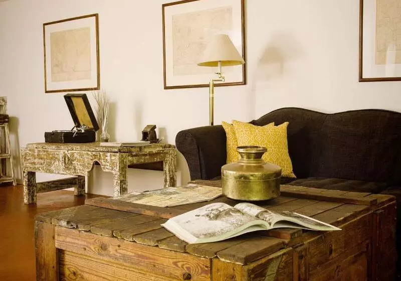 호텔 Mount Meru Game Lodge